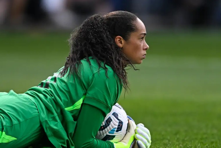 ฟาลอน ทัลลิส-จอยซ์ ( Phallon Tullis-Joyce )