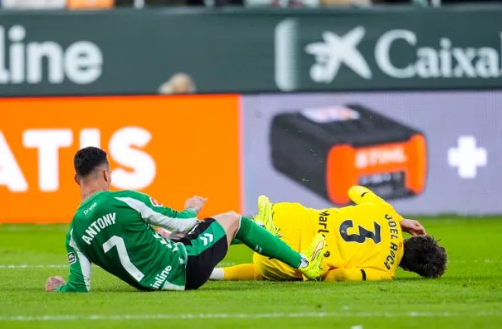 Antony ขอโทษ